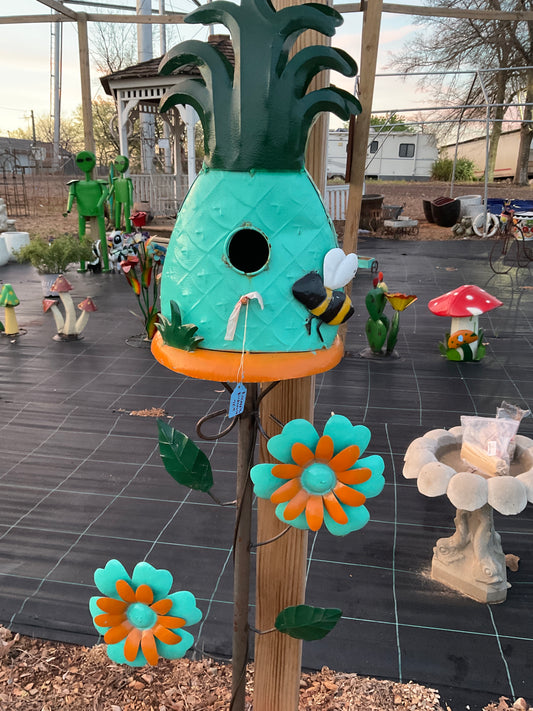 Pineapple birdhouse