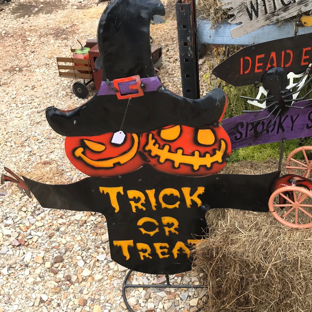 Trick or treat sign