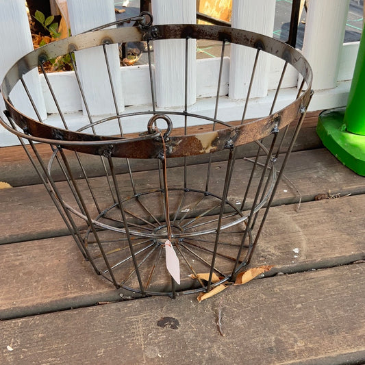 Medium iron round basket