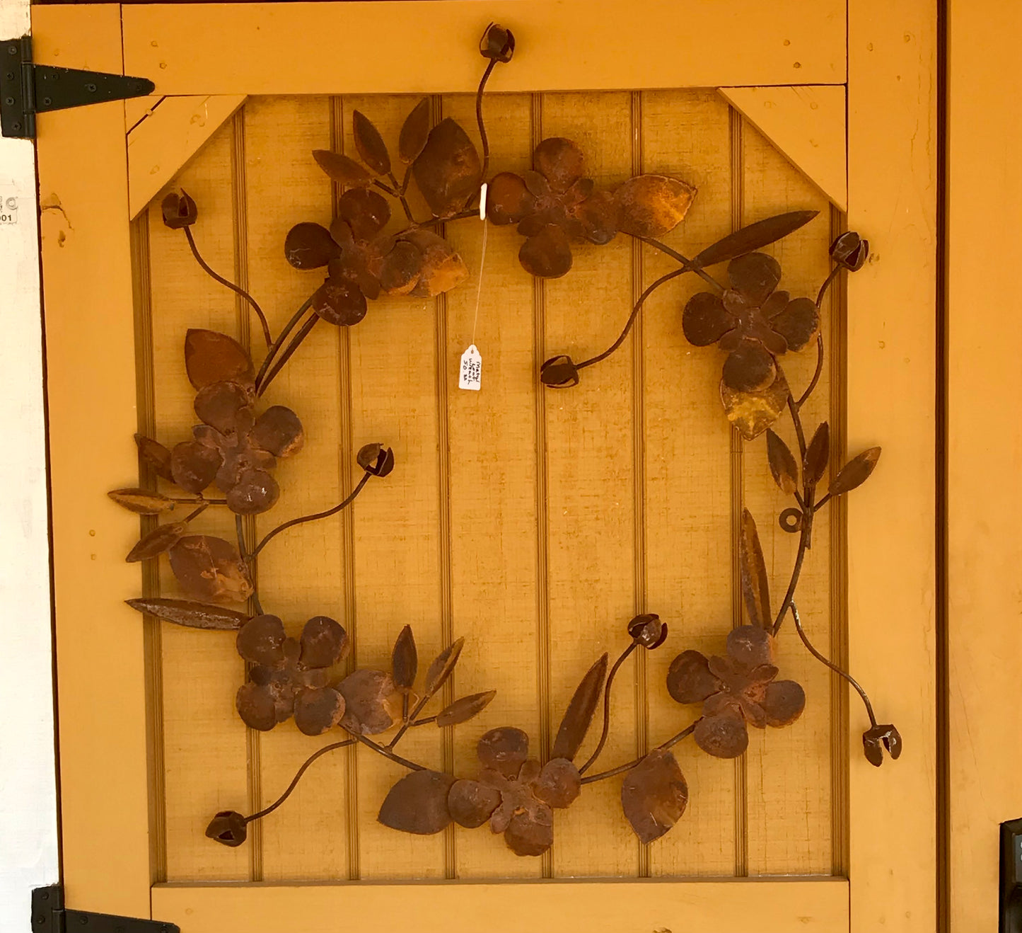 Metal leaf wreath