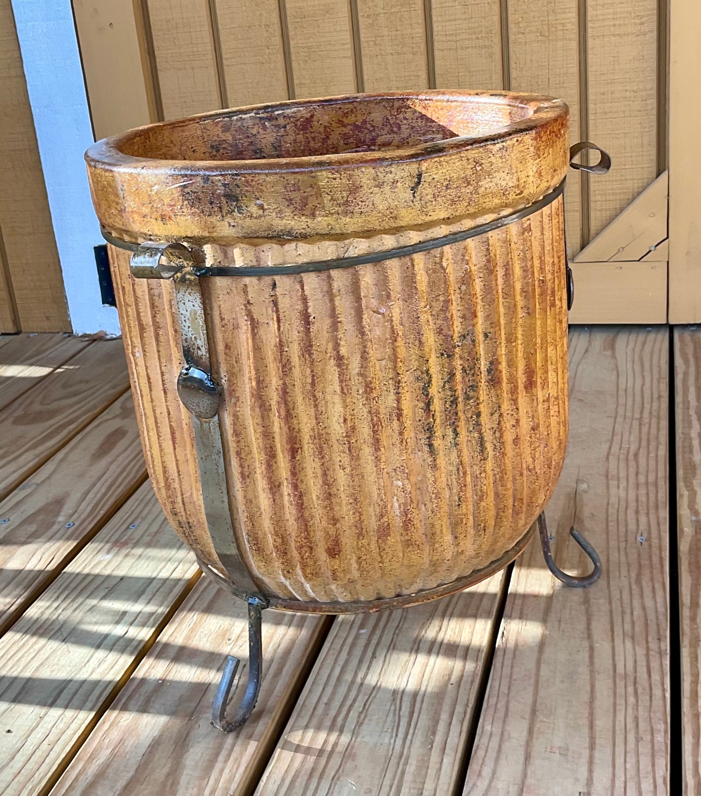 Gold Pot w/metal planter