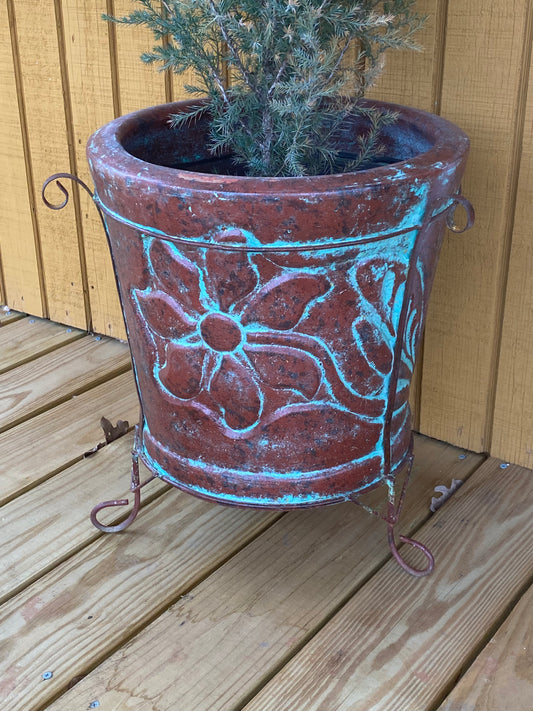 Medium pot w/butterfly