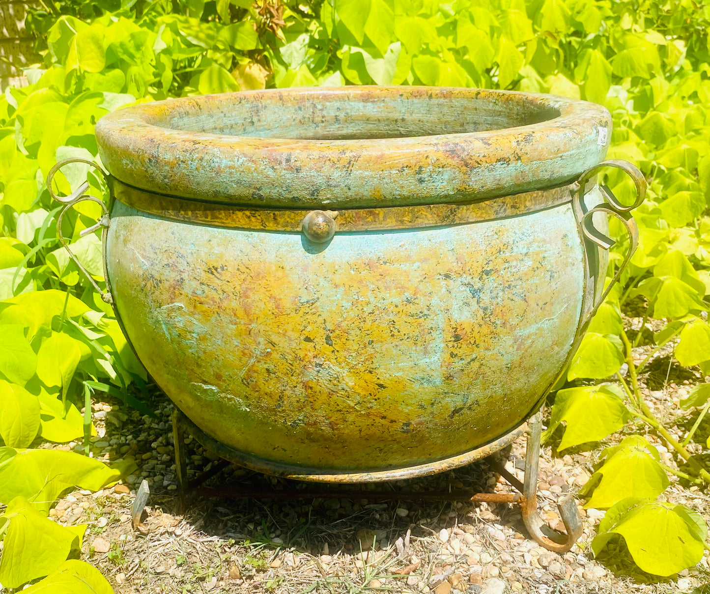 Medium Pot with metal