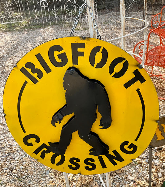 Big Foot Round Sign Lg